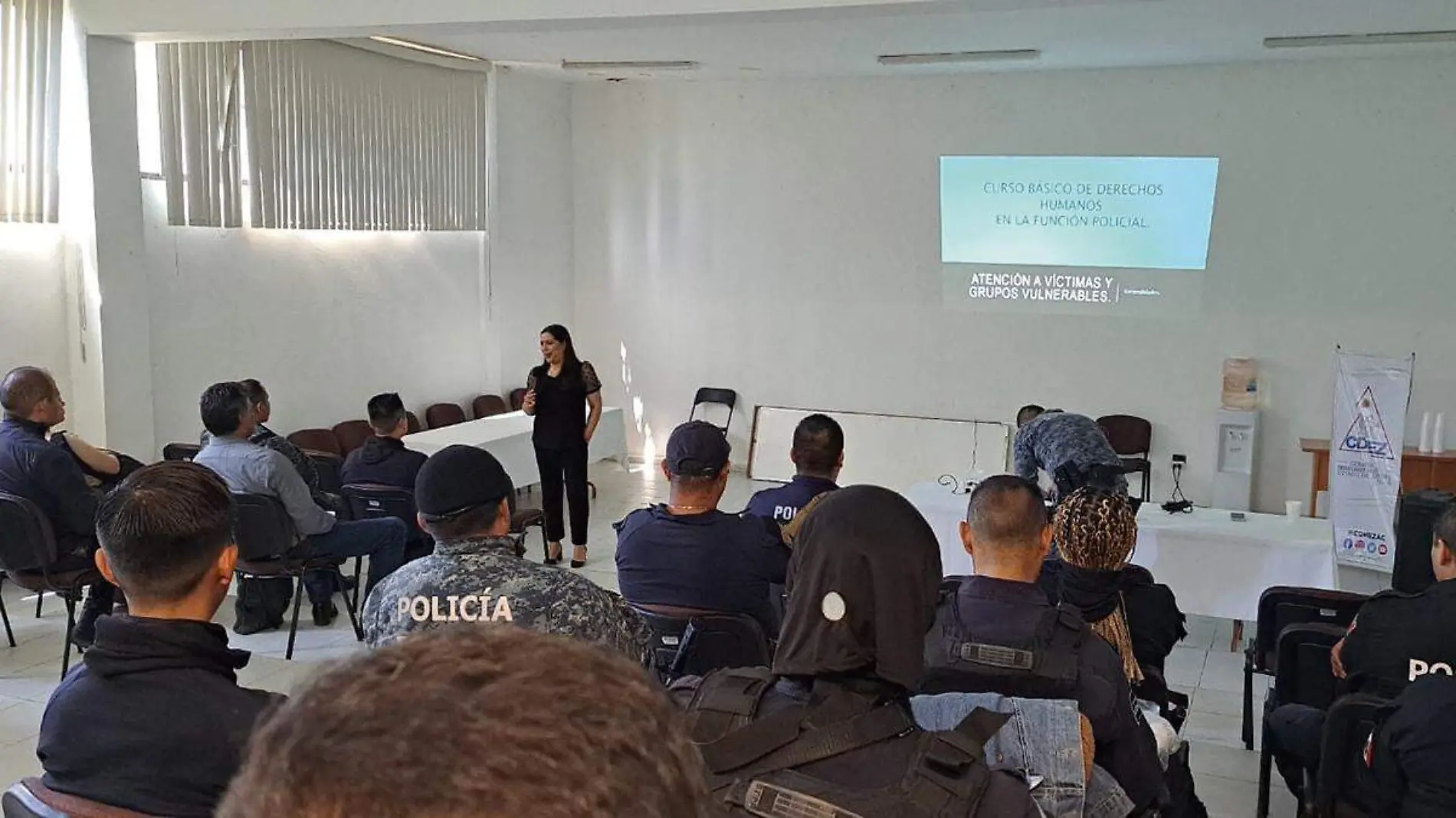 Curso sobre derechos humanos a elementos policiales